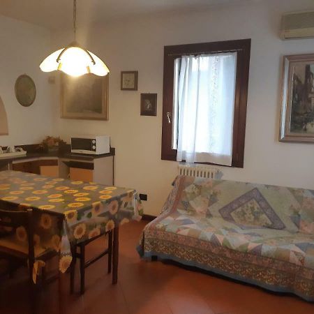 Casa Vianello Apartment เมสเตร ภายนอก รูปภาพ